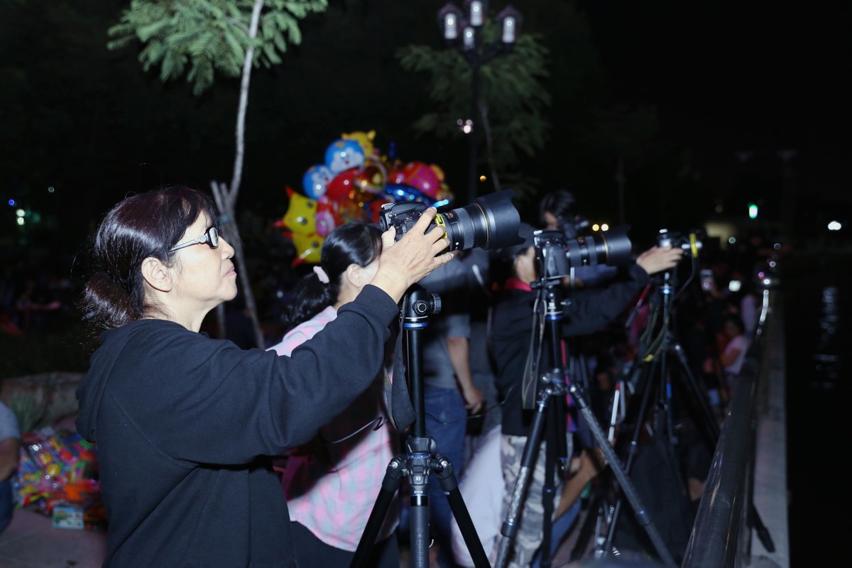 Gợi Ý Cho Bạn Mẹo Chụp Ảnh Pháo Hoa Giao Thừa Đẹp Mắt